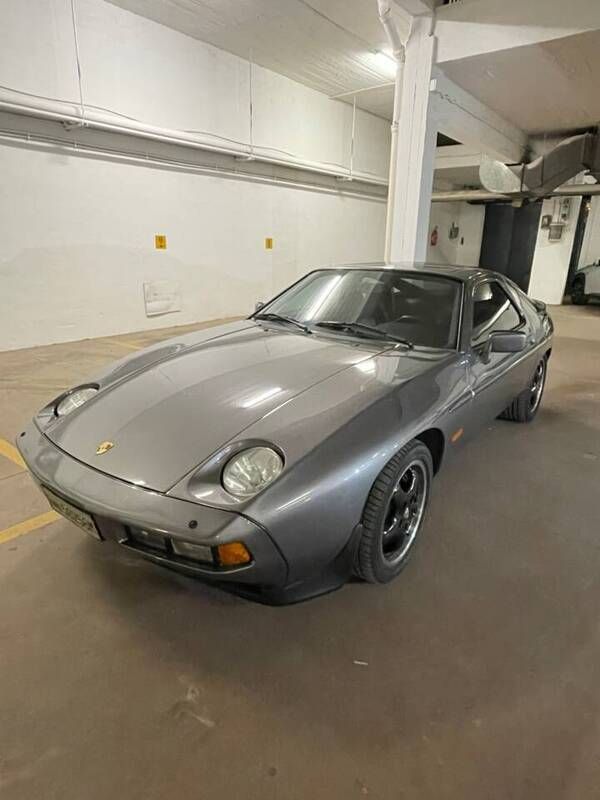 Grijs Gebruikt 1986 Porsche 928 Coupé | € 29.900 - Afbeelding 1/4