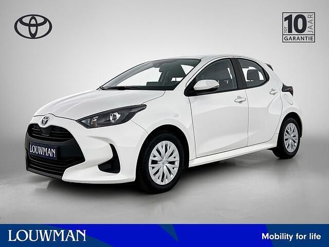 Wit metallic Occasion 2022 Toyota Yaris Comfort Hatchback | € 19.950 (Eerlijke prijs) - Afbeelding 1/4