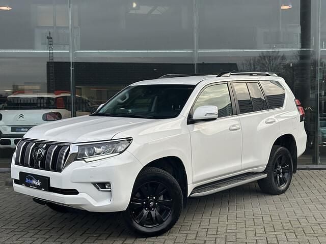 Wit Occasion 2024 Toyota Land Cruiser Van | € 64.949 (Eerlijke prijs) - Afbeelding 1/4