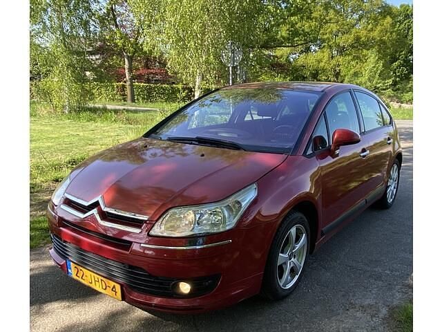 Rood Gebruikt 2007 Citroën C4 Exclusive Hatchback | € 1.650 - Afbeelding 1/4