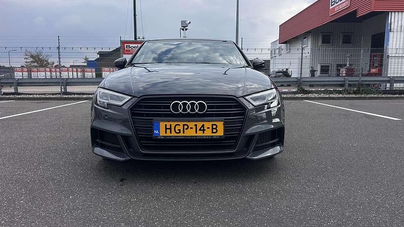 Gebruikt 2017 Audi A3 S-Line Sedan | € 15.000 (Goede deal) - Afbeelding 1/4