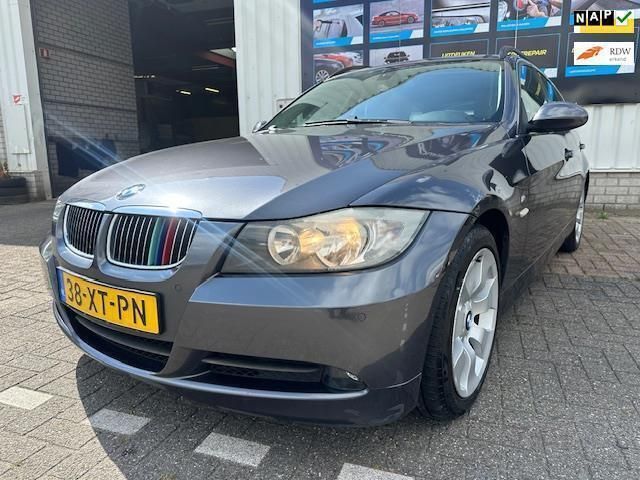 Grijs Gebruikt 2007 BMW 325 Stationwagen | € 4.390 (Eerlijke prijs) - Afbeelding 1/4