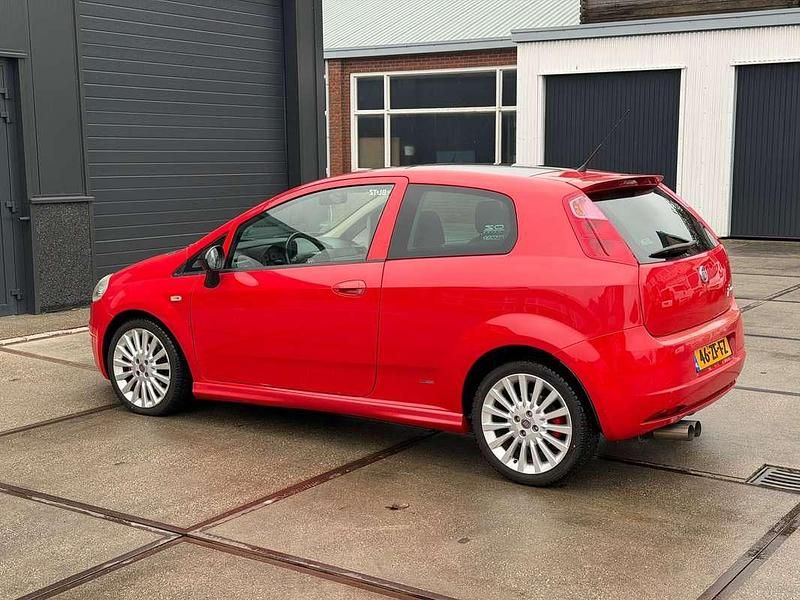 Occasion Fiat Grande Punto Sport 120 PK (88 kW) 2008 Rood Hatchback
