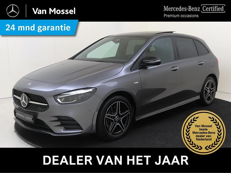 Grijs Occasion 2025 Mercedes B250e Business MPV | € 40.945 (Duur) - Afbeelding 1/4