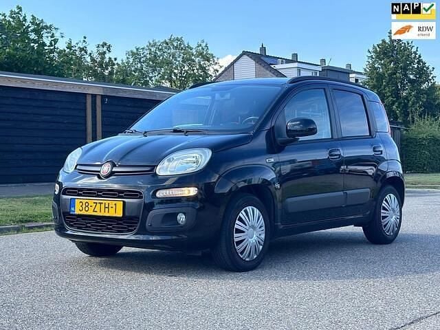 Zwart Gebruikt 2013 Fiat Panda Lounge Hatchback | € 3.950 (Goede deal) - Afbeelding 1/4