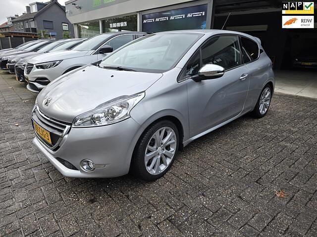Grijs Gebruikt 2012 Peugeot 208 Allure Hatchback | € 6.999 (Eerlijke prijs) - Afbeelding 1/4
