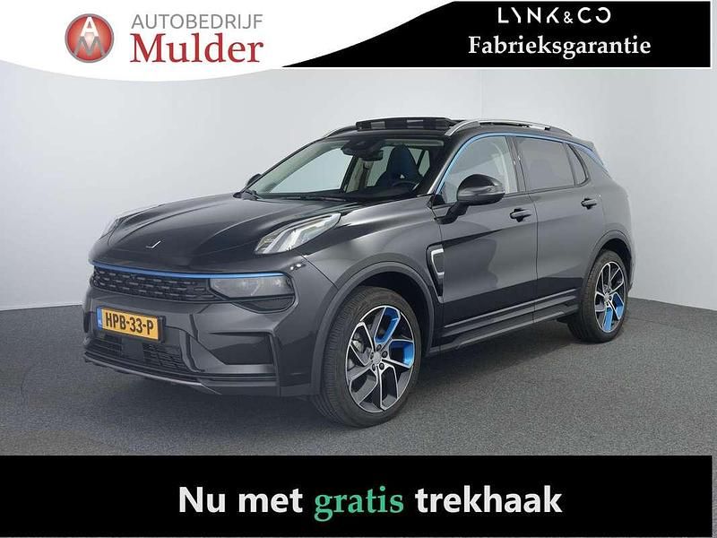 Zwart Gebruikt 2023 Lynk & Co 01 SUV | € 27.945 (Eerlijke prijs) - Afbeelding 1/4