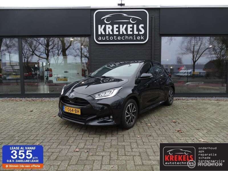 Zwart Gebruikt 2022 Toyota Yaris Hybrid Team Hatchback | € 21.950 (Eerlijke prijs) - Afbeelding 1/4