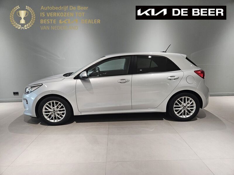 Grijs Gebruikt 2017 Kia Rio First Edition Hatchback | € 10.995 (Eerlijke prijs) - Afbeelding 1/4