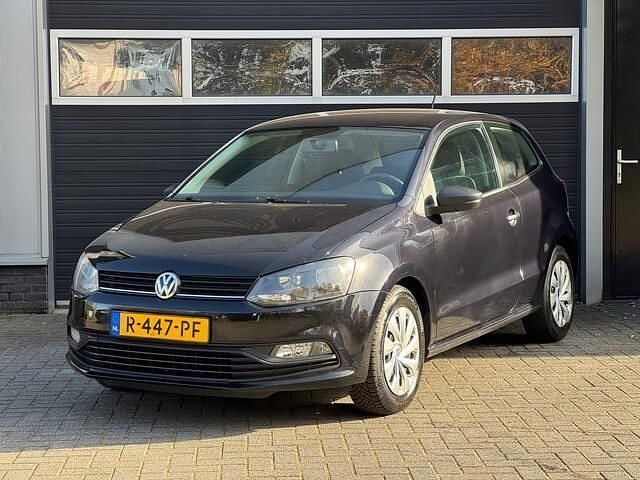 Zwart Gebruikt 2015 VW Polo Hatchback | € 4.650 (Goede deal) - Afbeelding 1/4