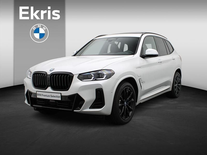 Wit Gebruikt 2024 BMW X3 Executive SUV | € 59.900 (Eerlijke prijs) - Afbeelding 1/4