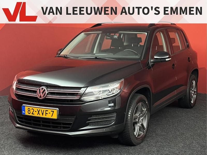 Zwart Occasion 2012 VW Tiguan Comfortline SUV | € 5.448 (Eerlijke prijs) - Afbeelding 1/4