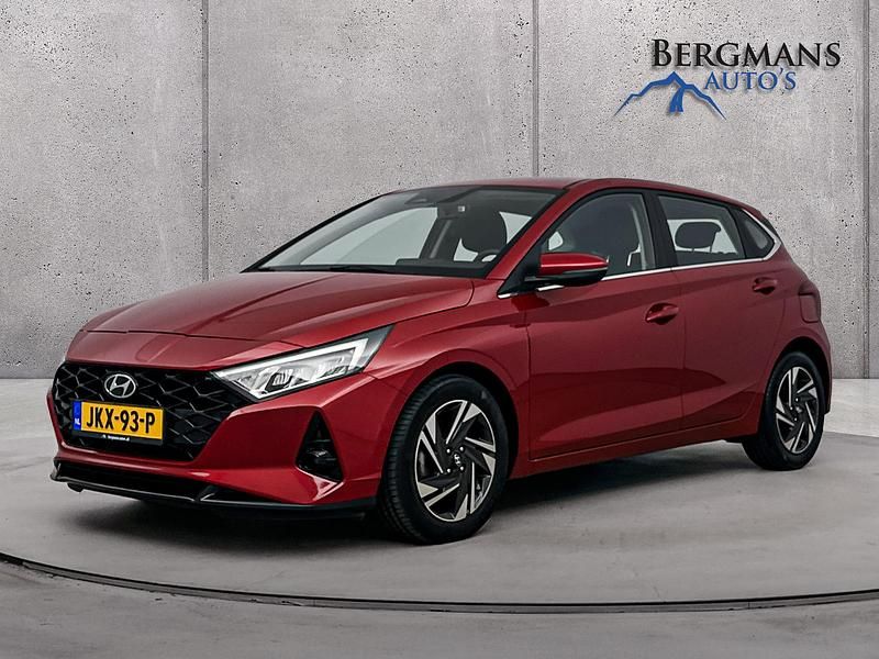 Rood Gebruikt 2022 Hyundai i20 Comfort Hatchback | € 19.200 (Eerlijke prijs) - Afbeelding 1/4