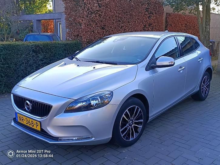 Occasion 2016 Volvo V40 Kinetic | € 6.250 (Super prijs) - Afbeelding 1/4