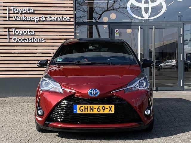 Occasion Toyota Yaris Hybrid Edition 101 PK (74 kW) 2018 Rood Hatchback