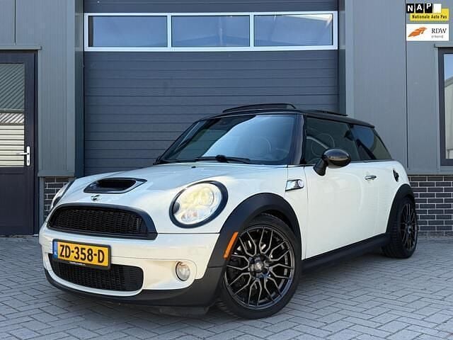Wit Gebruikt 2007 Mini Cooper S Hatchback | € 4.499 (Eerlijke prijs) - Afbeelding 1/4