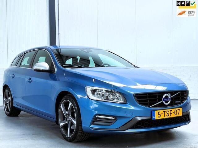 Blauw, metallic lak Gebruikt 2014 Volvo V60 R-Design Stationwagen | € 13.950 (Eerlijke prijs) - Afbeelding 1/4