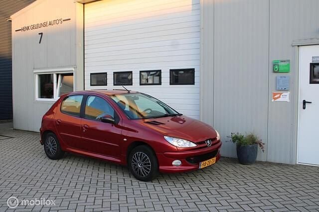 Occasion Peugeot 206 Forever 75 PK (55 kW) 2008 Rood Hatchback