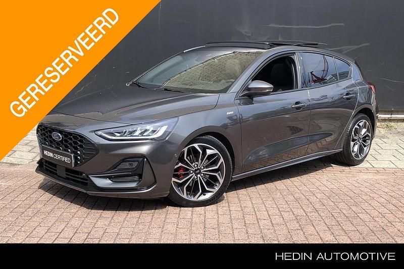 Grijs Gebruikt 2024 Ford Focus ST-Line Hatchback | € 33.945 (Duur) - Afbeelding 1/4