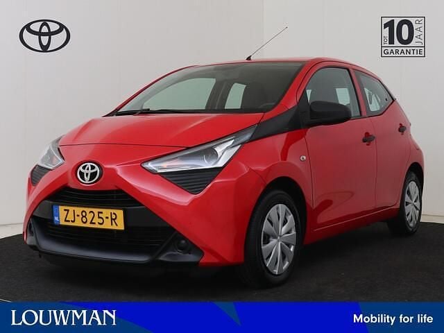 Rood Occasion 2019 Toyota Aygo Hatchback | € 9.950 (Goede deal) - Afbeelding 1/4