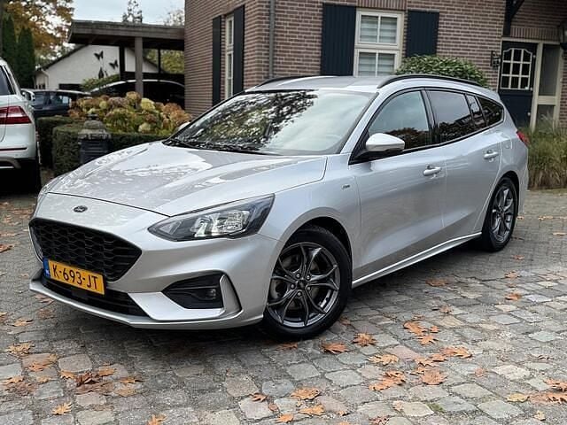 Grijs Gebruikt 2020 Ford Focus ST-Line Stationwagen | € 13.666 (Goede deal) - Afbeelding 1/4