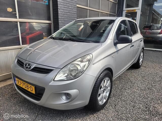 Grijs Gebruikt 2011 Hyundai i20 Hatchback | € 4.750 (Eerlijke prijs) - Afbeelding 1/4