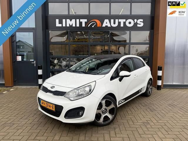 Wit Occasion 2012 Kia Rio Hatchback | € 5.999 (Eerlijke prijs) - Afbeelding 1/4