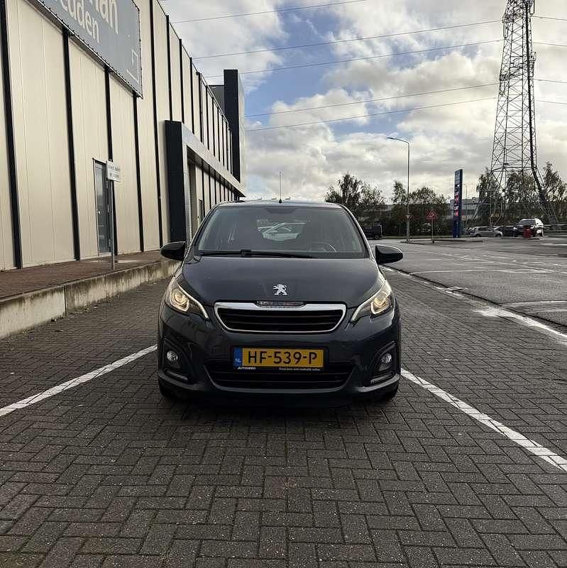 Grijs Gebruikt 2015 Peugeot 108 Active Hatchback | € 6.450 (Eerlijke prijs) - Afbeelding 1/4