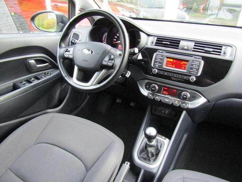 Occasion Kia Rio 86 PK (63 kW) 2015 Grijs (metallic) Hatchback