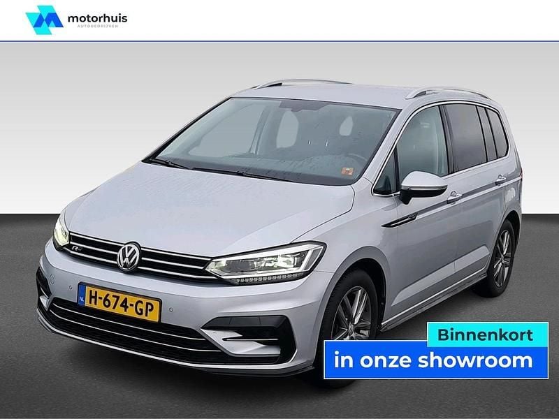 Grijs Gebruikt 2019 VW Touran Highline MPV | € 25.950 (Eerlijke prijs) - Afbeelding 1/4