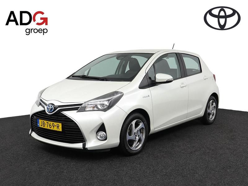 Wit Gebruikt 2016 Toyota Yaris Hybrid Trend Hatchback | € 14.750 (Eerlijke prijs) - Afbeelding 1/4