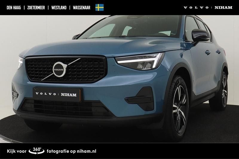Blauw Gebruikt 2025 Volvo XC40 Plus SUV | € 44.490 (Eerlijke prijs) - Afbeelding 1/4