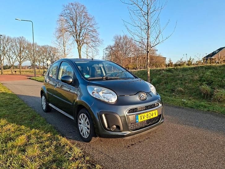 Grijs Occasion 2013 Citroën C1 Tendance Hatchback | € 3.250 (Goede deal) - Afbeelding 1/4