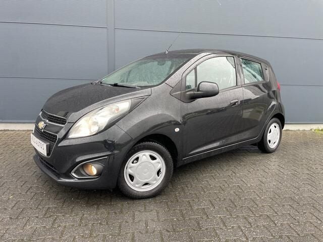 Zwart Gebruikt 2013 Chevrolet Spark LT Hatchback | € 3.999 (Eerlijke prijs) - Afbeelding 1/4