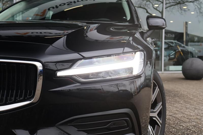 Occasion Volvo V60 163 PK (119 kW) 2022 Zwart Stationwagen