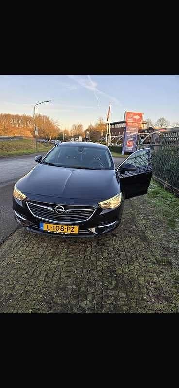 Gebruikt 2017 Opel Insignia Country Tourer Business Sedan | € 12.999 - Afbeelding 1/4