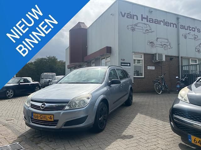 Grijs Gebruikt 2008 Opel Astra Essentia Stationwagen | € 1.450 (Eerlijke prijs) - Afbeelding 1/4
