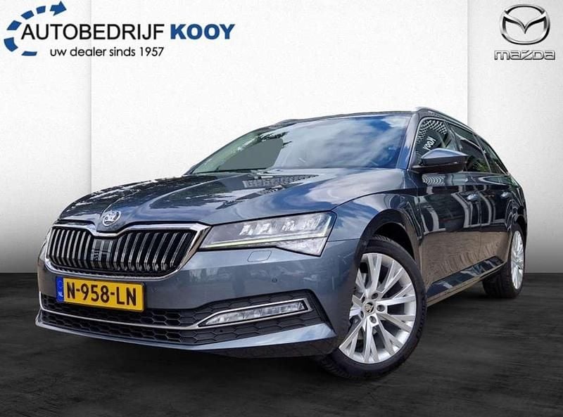 Grijs Gebruikt 2021 Skoda Superb Business Line Stationwagen | € 26.800 (Goede deal) - Afbeelding 1/4