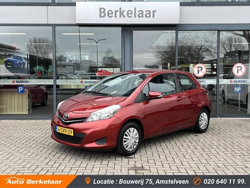 Occasion Toyota Yaris 69 PK (50 kW) 2014 Rood Hatchback