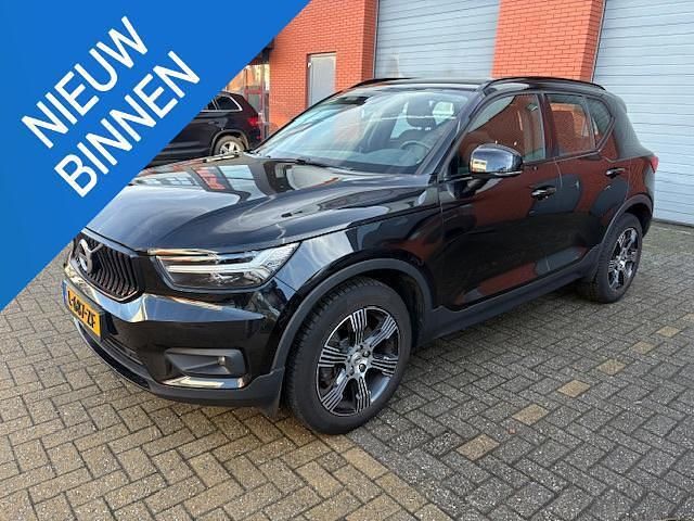 Zwart Occasion 2018 Volvo XC40 Inscription SUV | € 24.950 (Super prijs) - Afbeelding 1/4