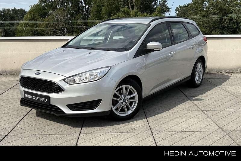 Grijs Gebruikt 2016 Ford Focus Trend Stationwagen | € 10.945 (Iets duurder) - Afbeelding 1/3