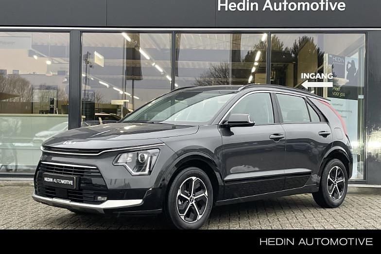 Grijs Occasion 2025 Kia Niro SUV | € 32.445 (Super prijs) - Afbeelding 1/3