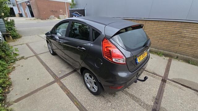Occasion Ford Fiesta Style 80 PK (58 kW) 2016 Grijs Hatchback