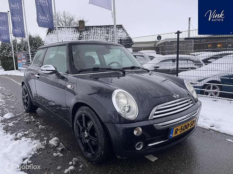 Zwart Occasion 2006 Mini Cooper Hatchback | € 2.750 (Eerlijke prijs) - Afbeelding 1/4