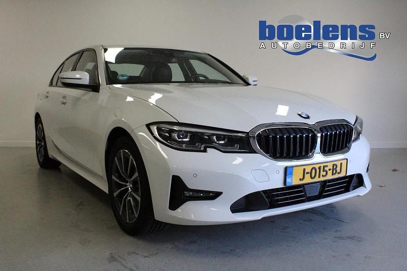 Wit Gebruikt 2020 BMW 330e Sedan | € 23.249 (Super prijs) - Afbeelding 1/4