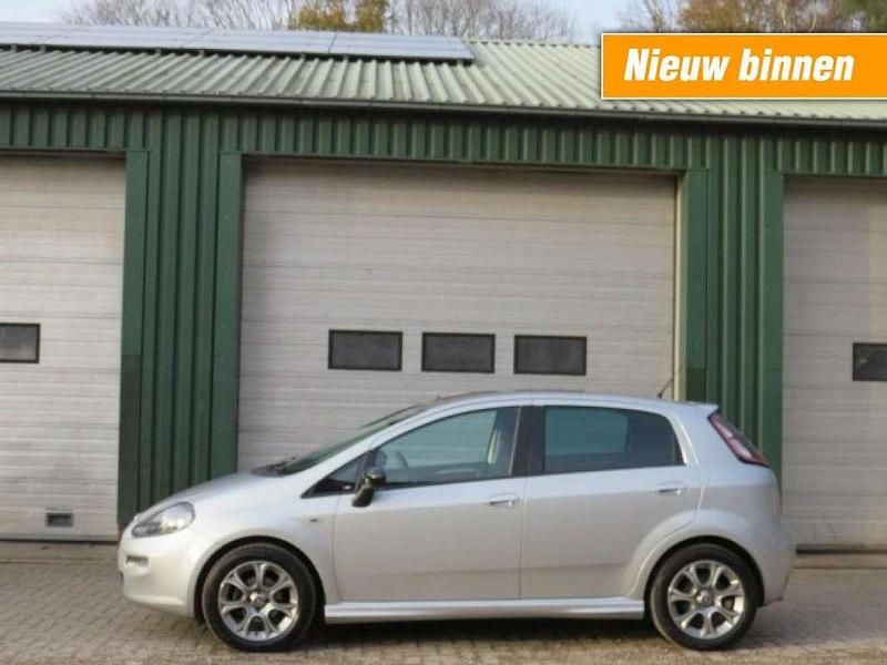 Grijs Gebruikt 2015 Fiat Punto Evo Lounge Hatchback | € 4.950 (Eerlijke prijs) - Afbeelding 1/4