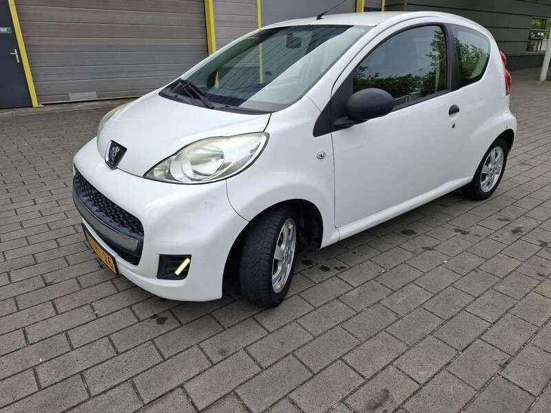 Wit Gebruikt 2009 Peugeot 107 Hatchback | € 1.350 (Goede deal) - Afbeelding 1/4