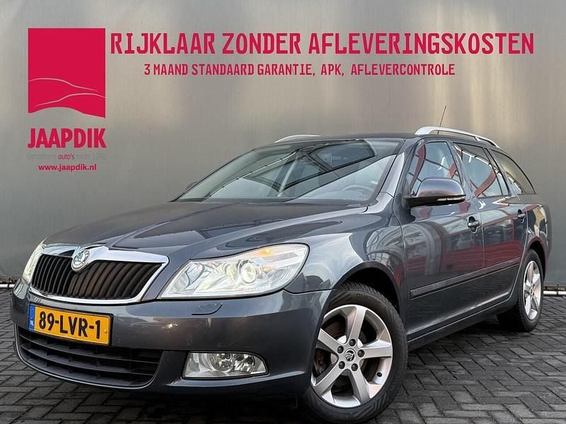 Grijs Occasion 2010 Skoda Octavia Business Line Stationwagen | € 6.444 (Iets duurder) - Afbeelding 1/4