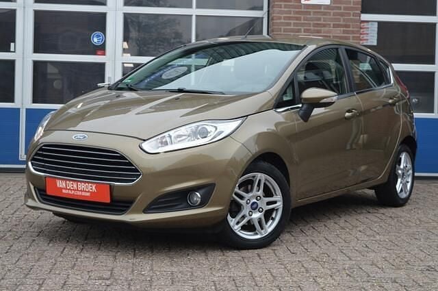 Bruin Gebruikt 2013 Ford Fiesta Titanium Hatchback | € 6.750 (Eerlijke prijs) - Afbeelding 1/4
