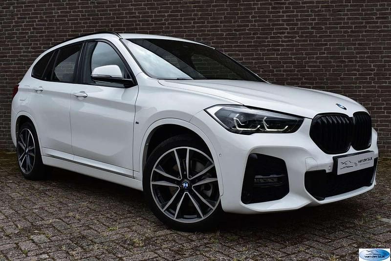 Wit Gebruikt 2021 BMW X1 M Sport SUV | € 28.790 (Super prijs) - Afbeelding 1/4